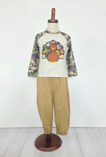 Load image into Gallery viewer, Clover Cottage Camo Turkey set
