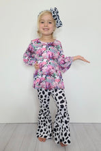 Load image into Gallery viewer, Clover Cottage Honky Tonk set
